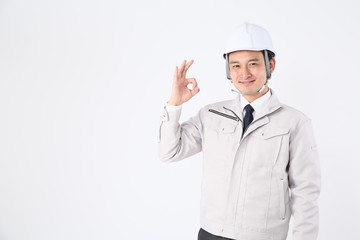 ＯＫサインする男性