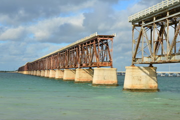 Obraz premium The old railway bridge at Bahia Honda at the Florida keys.
