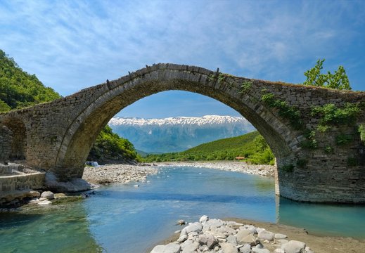 Ottoman stone arch bridge Ura e Kadiut, River Lengarica, Lengarice, near Permet, National Park Hotova-Dangell, Qar Gjirokastra, Gjirokaster, Albania, Europe
