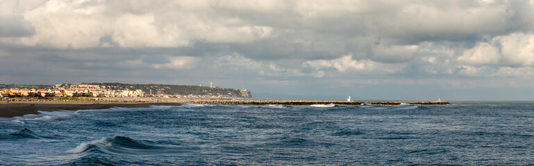 Vue sur La falaise de La Franqui depuis Port Leucate