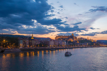Fototapeta na wymiar Cityscape of Budapest, Spring. Panorama of Danube river and city .Sunset.