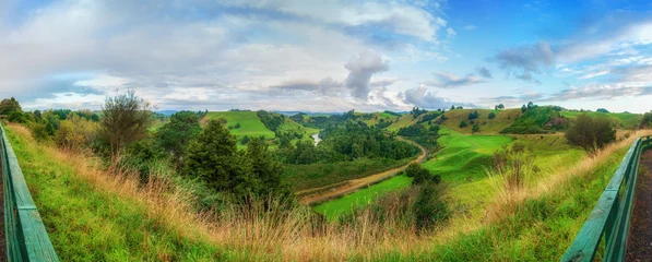 Fototapeten Sommer Panoramic view from the Piriaka lookout on SH4  © CeeVision