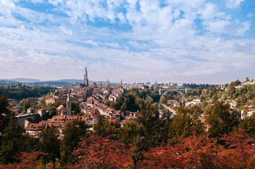 Obraz premium Bern old town Evangelical church view from Rosengarten park