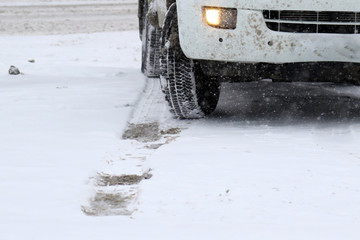 Wheels on heavy snow, driving