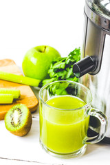 process preparation of fresh juice in juicer