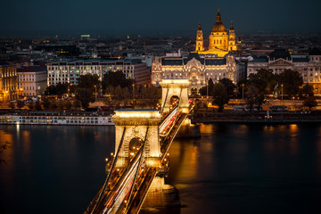 Fototapeta premium Chain bridge in Budapest by night