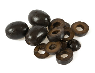 Fototapeta na wymiar black olives isolated on white background