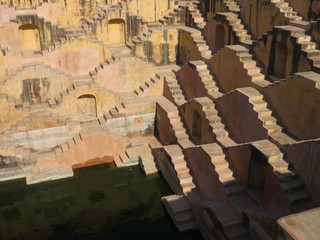 chand baori à jaipur au rajasthan en inde