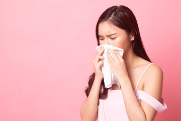 Young Asian woman got sick and flu.