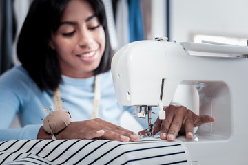 Selective focus of a sewing machine