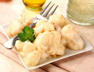 CAULIFLOWER CHEESE