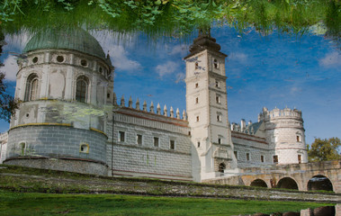 Fototapeta na wymiar Krasiczyn castle, reflection in the water