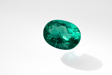 esmeraldas gigantes cristales emerald gemstone gemas piedras preciosas diamantes verdes granate zafiro rubí	