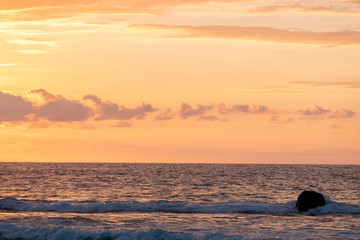 Fototapeta na wymiar Sunrise near Kona, Hawaii