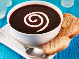 BEETROOT SOUP WITH NUTS