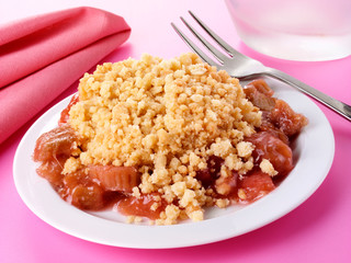 RHUBARB CRUMBLE