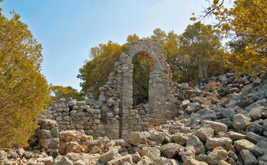 Fototapeta na wymiar Seashore ruins on St. Nicholas island - Gemiler island, Turkey