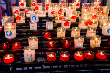  Des bougies dans la cathédrale de Bayeux