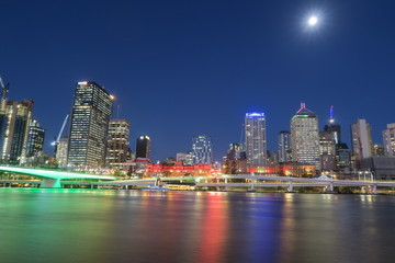 Fototapeta na wymiar Brisbane Skyline bei Nacht