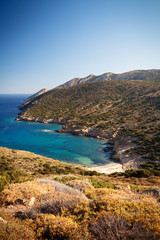 Hügelige Küstenlandschaft