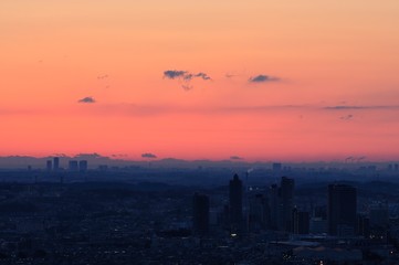 夜明け前の市街地