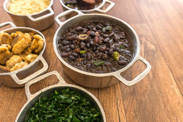 Dishes that are part of the traditional feijoada, typical Brazilian food