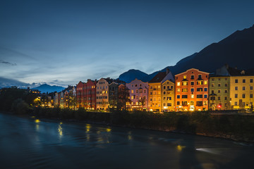 Fototapeta na wymiar Innsbruck am Abend
