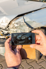 Handyfoto eines Unfallwagens