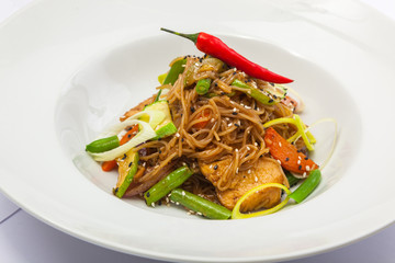 Asian noodles with chicken