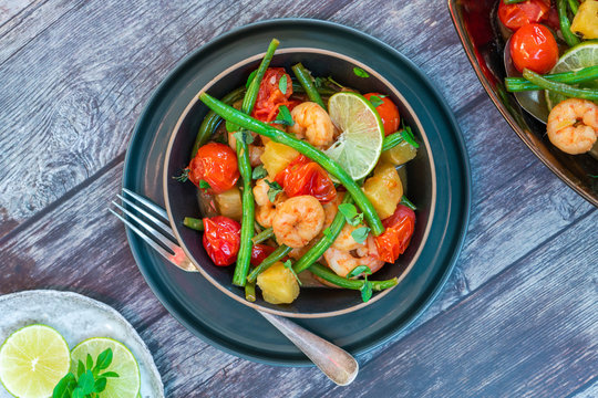 Thai prawns with pineapple and green beans - top view
