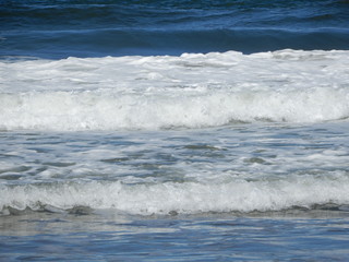 日本海の白波