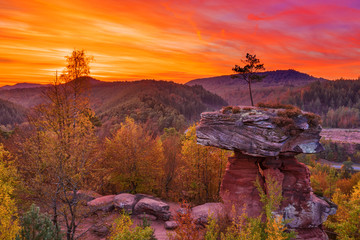 Teufelstisch Hinterweidenthal beim Sonnenuntergang