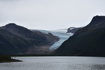 Gletscher, Svartisen, Svartisengletscher, Saltfjellet, Nationalpark, Fjord, Holandsfjorden, Nordfjorden, Schnee, Eis, Eisschicht, kalt, mächtig, Zunge, Gletscherzunge, Fv17, © TRFilm