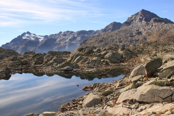Zauberhafte Bergwelt / Lago Azzurro mit Pizzo Ferre und Piz Tambo