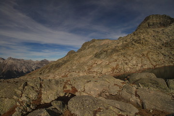 Schroffe Bergwelt am Surettahorn