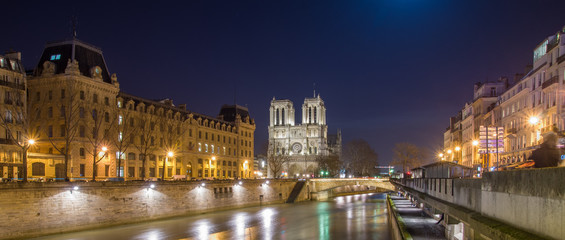 Fototapeta na wymiar Notre Dame 2