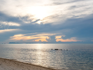 Obraz na płótnie Canvas Seascape view under twilight evening sky
