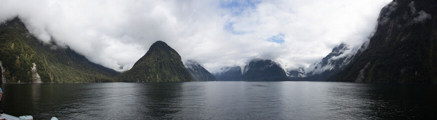 Fototapeta premium Fahrt durch das Fjord