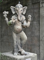 Religioeser Elefant - Statue aus Bali
