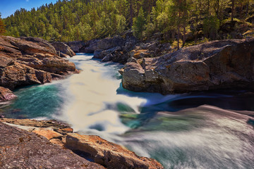 reißende Wildwasser