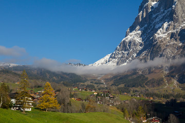 Naklejka premium Wioska Grindelwald w Szwajcarii