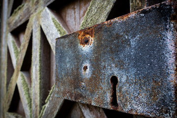 ancienne porte clé serrure menuiserie 