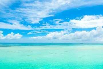 Fototapeten Schöne Landschaft des klaren türkisfarbenen Indischen Ozeans, Malediven-Inseln © Myroslava