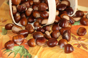 panier de châtaignes 