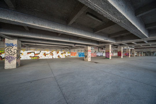 Garage graffitti space Paris