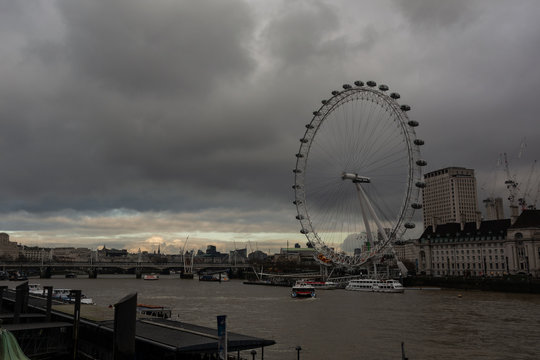 London's view from the river - Powered by Adobe
