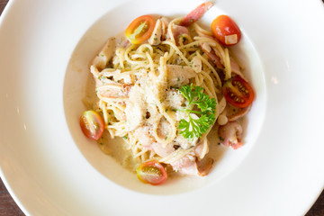 spaghetti with ham and mushroom