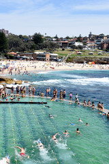 Plakat View of Bronte Beach, NSW, Australia ourdoor spa baths