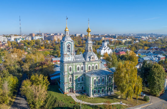 Никитская церковь, Православный храм в городе Владимир, осенний пейзаж, Россия - 9.10.2018