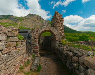 Fototapeta na wymiar Ruins of the old Genoese fortress Funa
